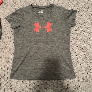 Short sleeve athletic shirt